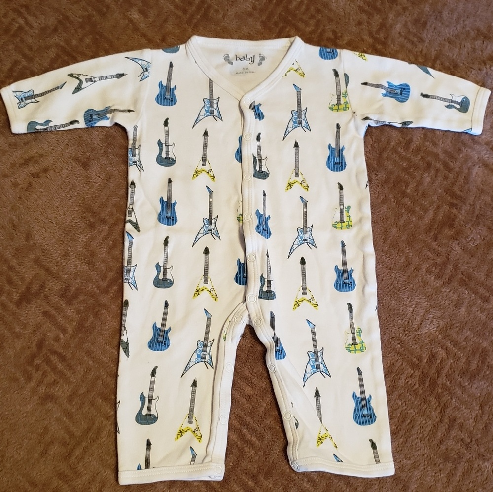Guitar baby sleeper